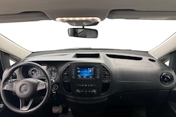 musta Mercedes-Benz Vito 2023 kuva 7.