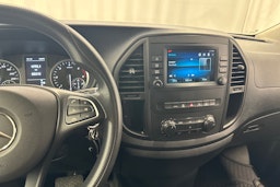 musta Mercedes-Benz Vito 2023 kuva 18.