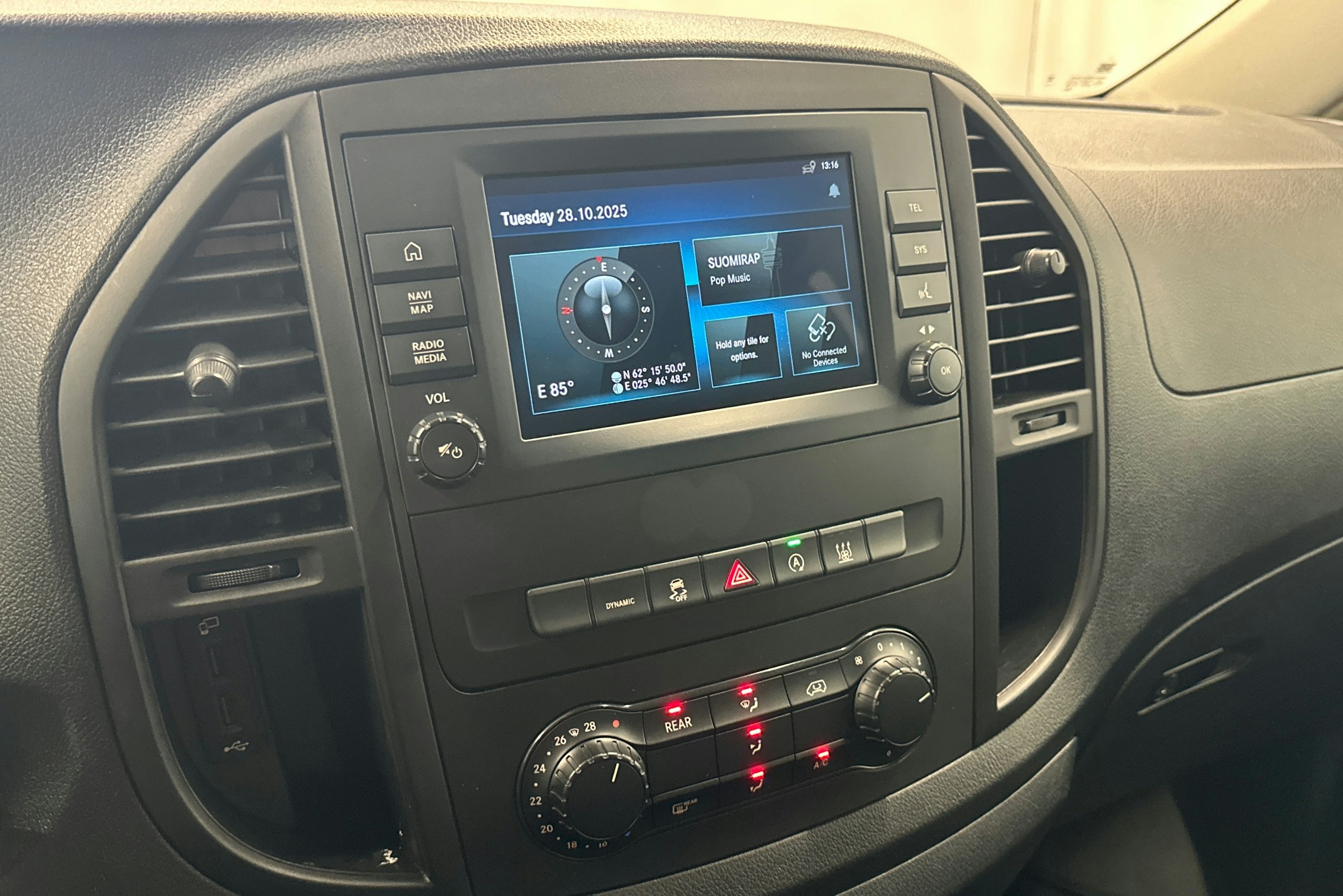 musta Mercedes-Benz Vito 2023 kuva 24.