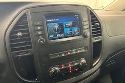 musta Mercedes-Benz Vito 2023 kuva 24.