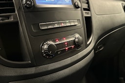 musta Mercedes-Benz Vito 2023 kuva 14.