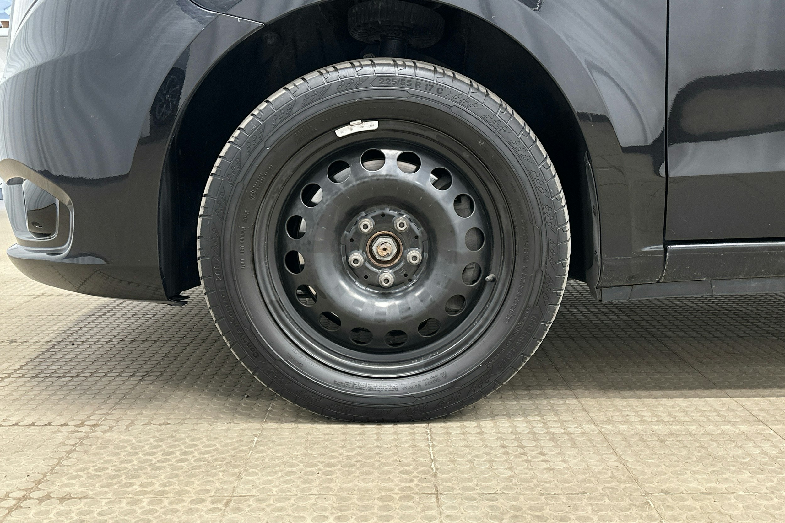 musta Mercedes-Benz Vito 2023 kuva 20.