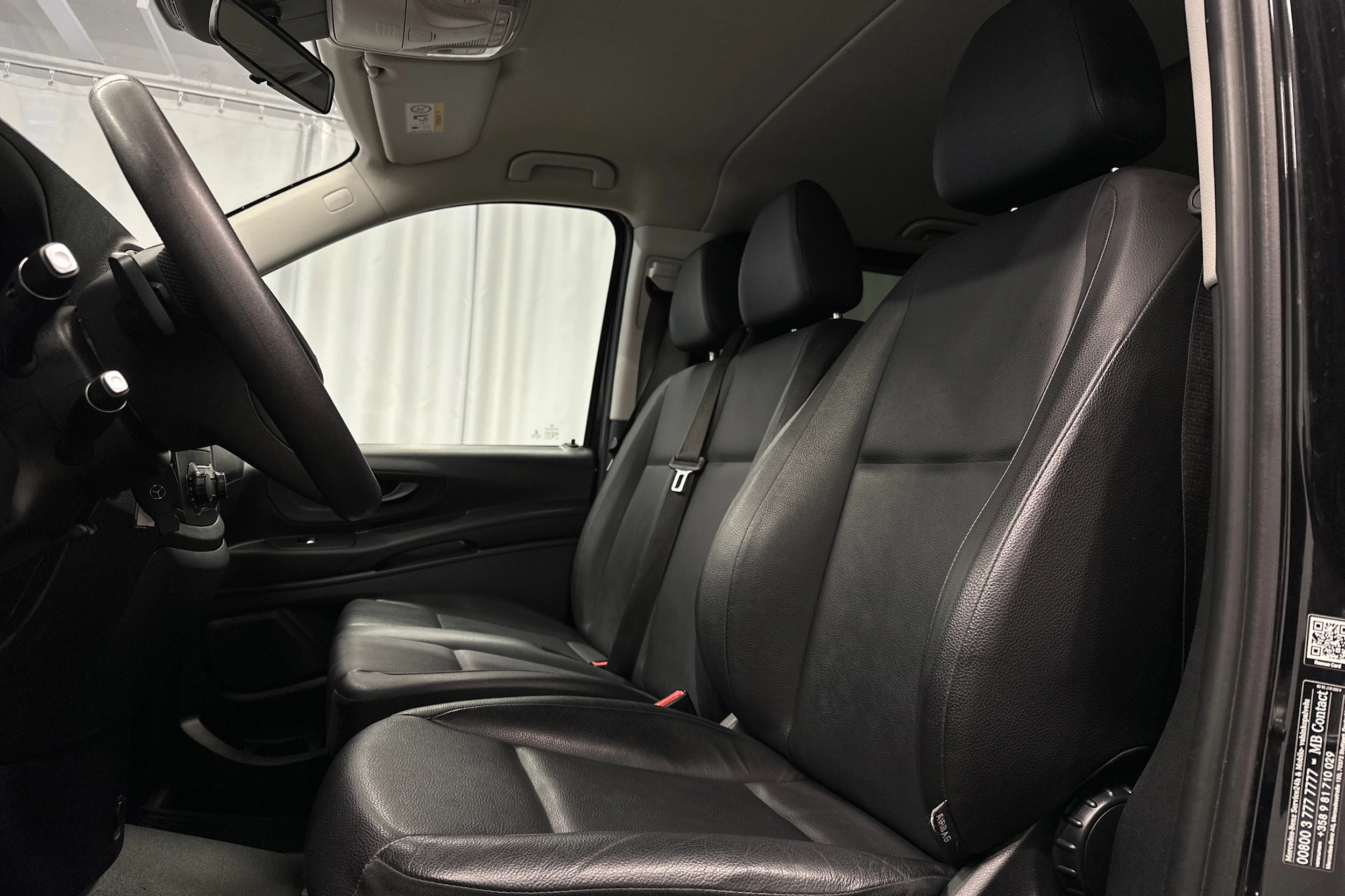 musta Mercedes-Benz Vito 2023 kuva 12.