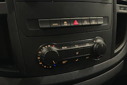 musta Mercedes-Benz Vito 2023 kuva 22.