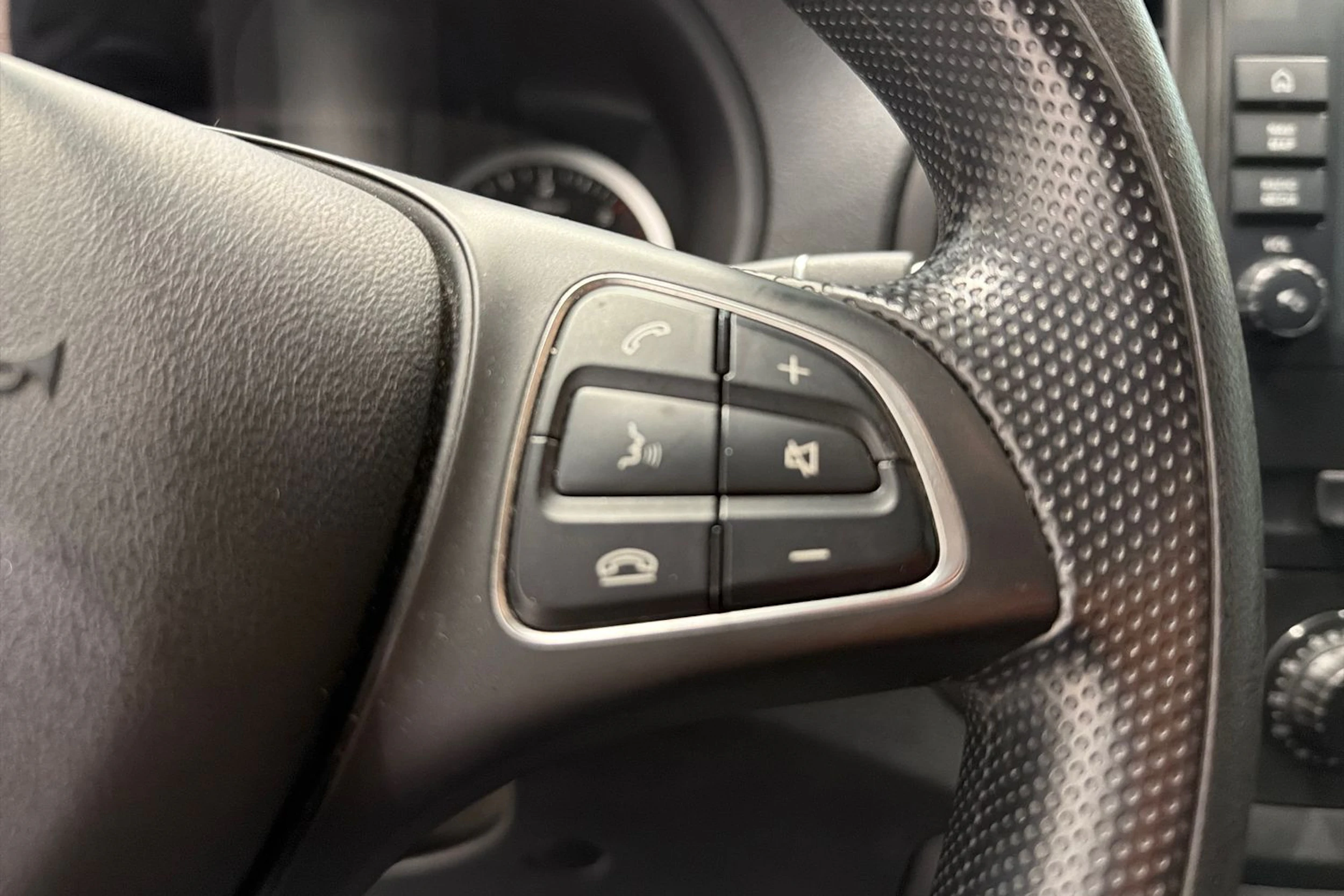 musta Mercedes-Benz Vito 2023 kuva 14.