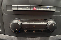 musta Mercedes-Benz Vito 2023 kuva 18.