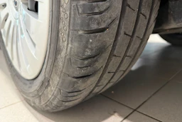 musta Mercedes-Benz Vito 2023 kuva 27.