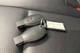 musta Mercedes-Benz Vito 2023 kuva 29.