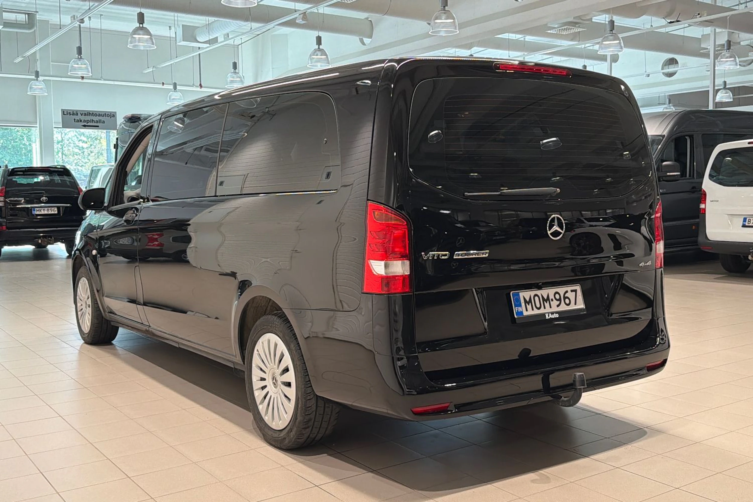 musta Mercedes-Benz Vito 2023 kuva 30.