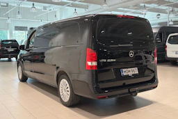 musta Mercedes-Benz Vito 2023 kuva 30.