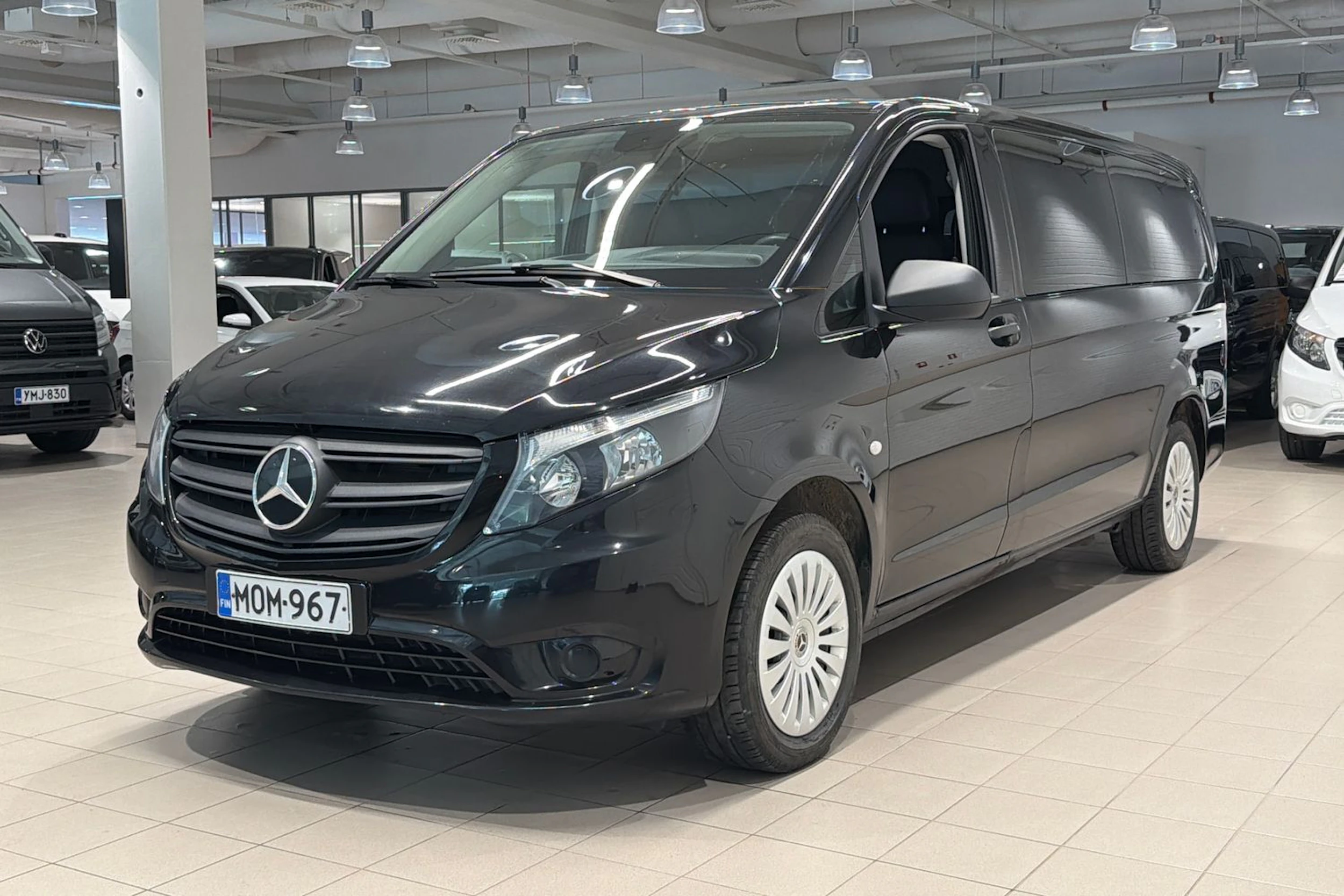 musta Mercedes-Benz Vito 2023 kuva 31.