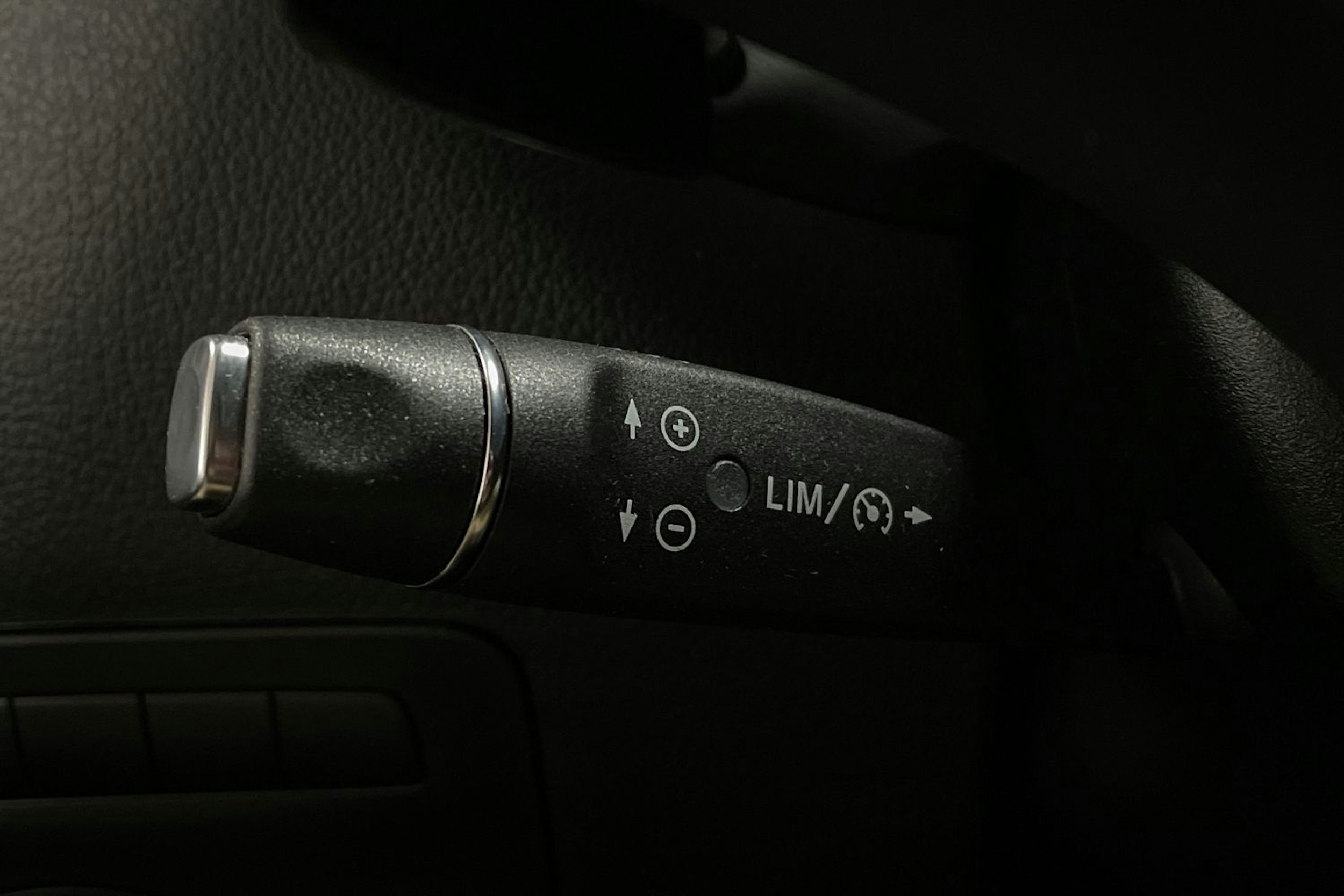 Musta Mercedes-Benz VITO 2023 kuva 18.