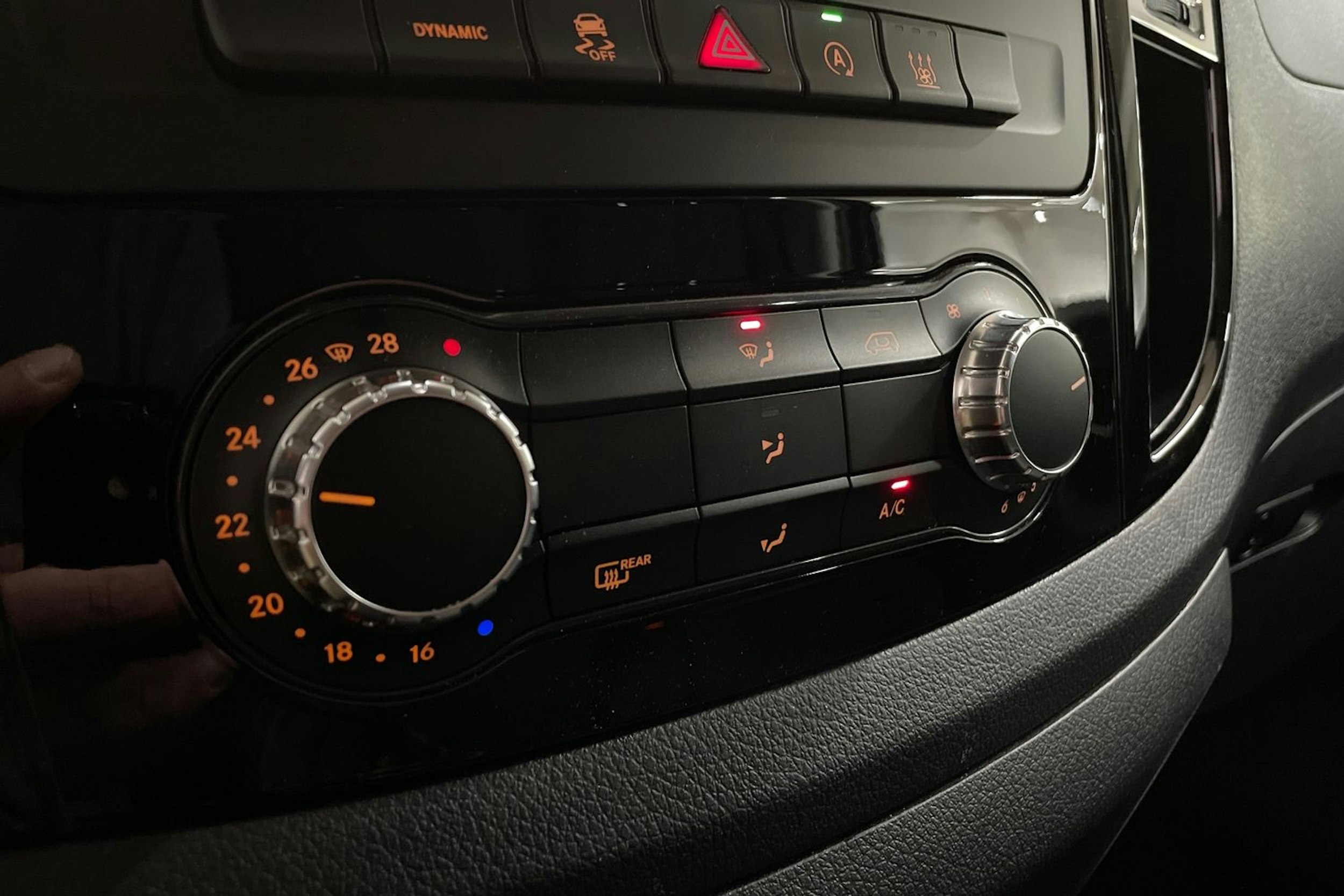 Musta Mercedes-Benz VITO 2023 kuva 25.