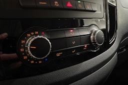 Musta Mercedes-Benz VITO 2023 kuva 25.