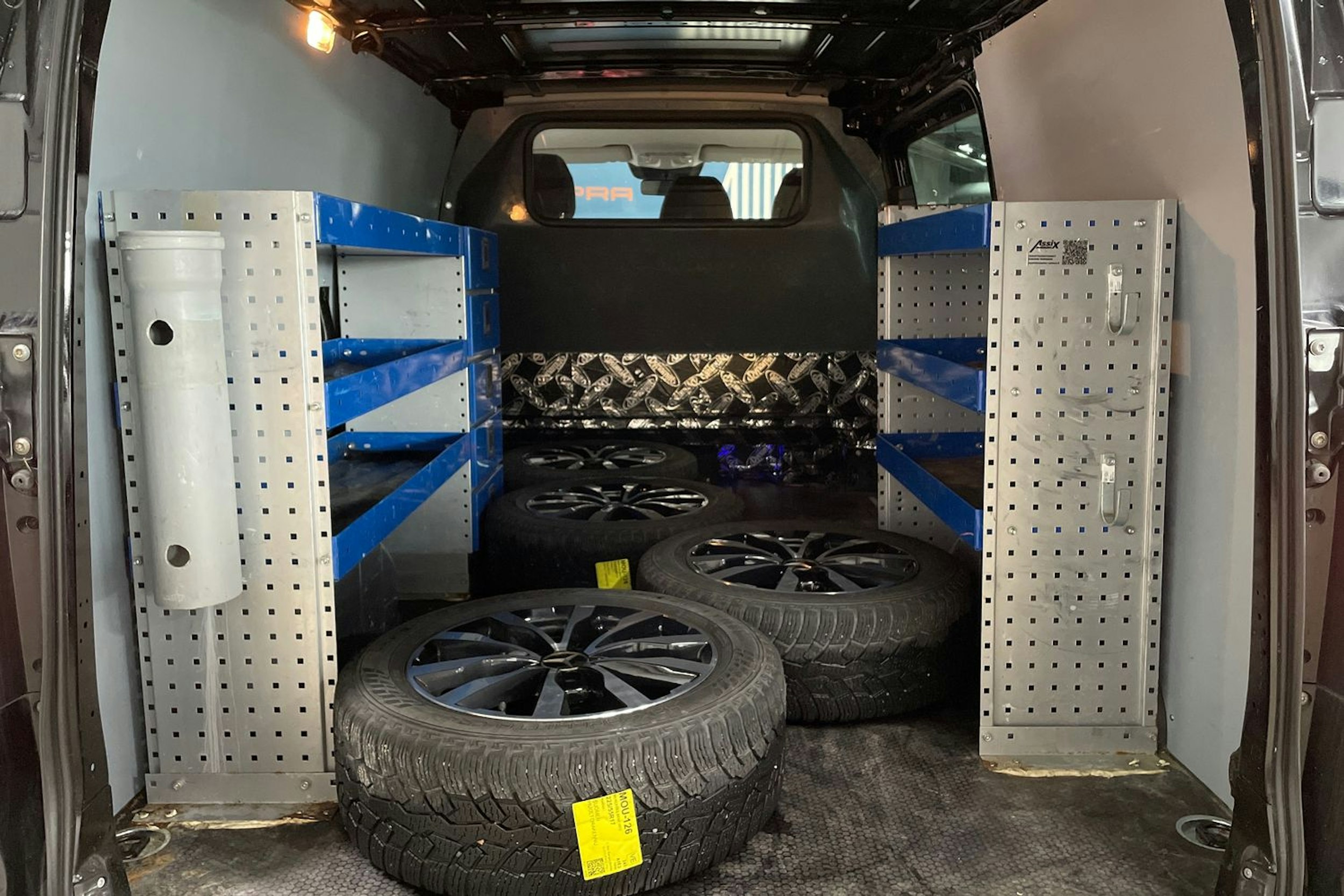 Musta Mercedes-Benz VITO 2023 kuva 28.