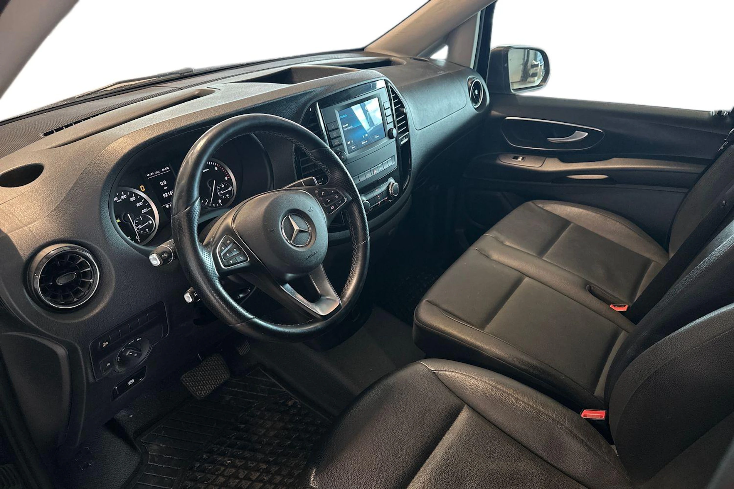 musta Mercedes-Benz Vito 2023 kuva 3.