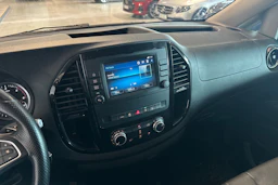 musta Mercedes-Benz Vito 2023 kuva 6.