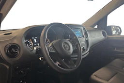 musta Mercedes-Benz Vito 2023 kuva 3.