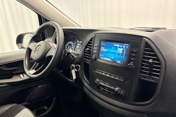 musta Mercedes-Benz Vito 2023 kuva 8.