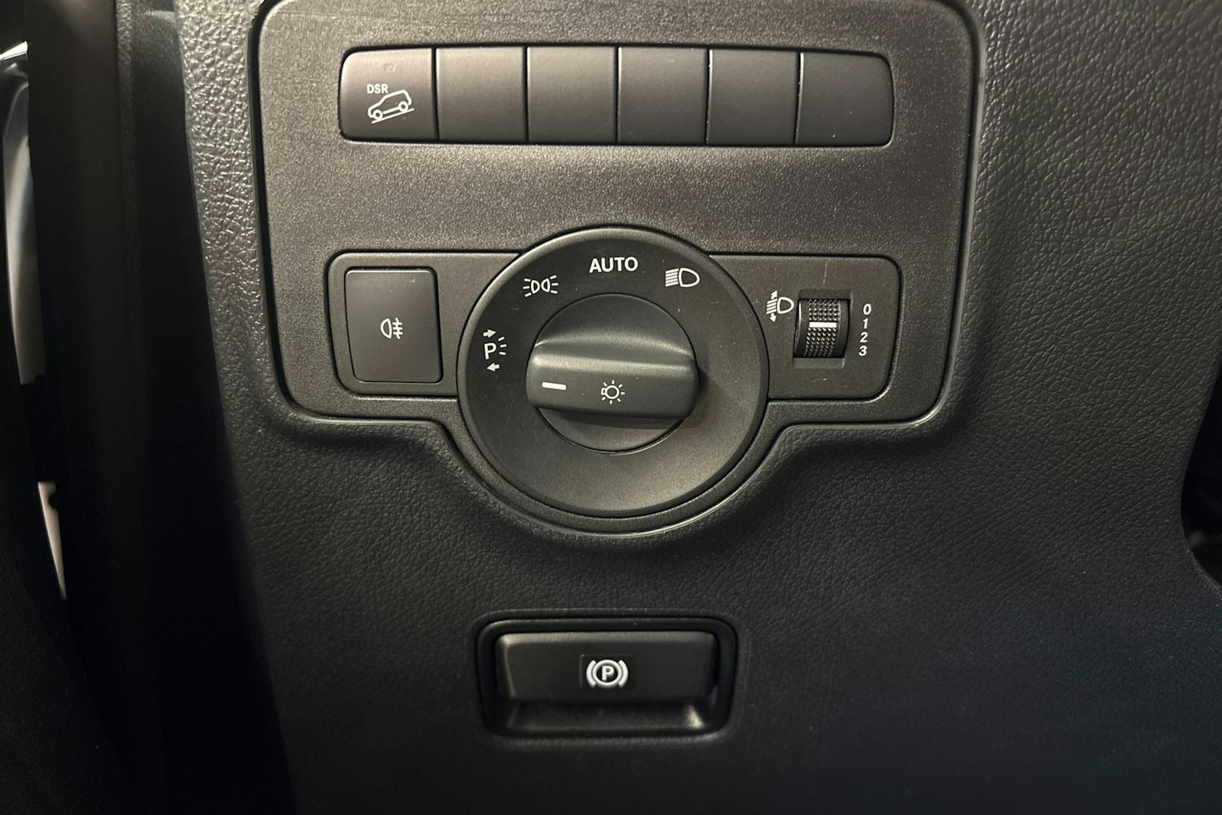 musta Mercedes-Benz Vito 2023 kuva 15.