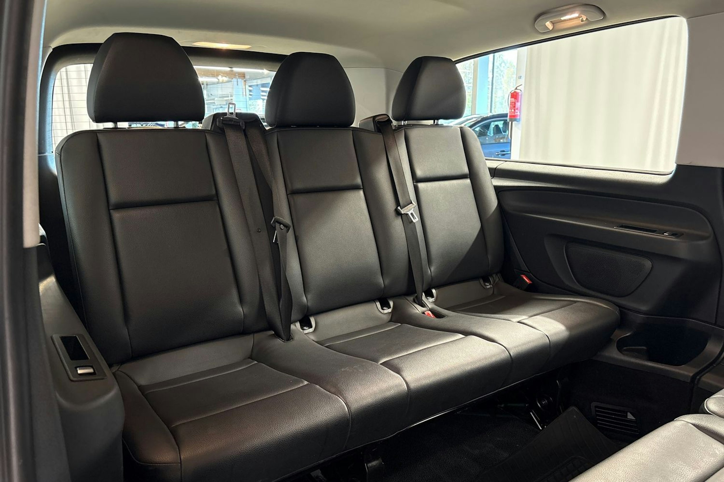 musta Mercedes-Benz Vito 2023 kuva 22.