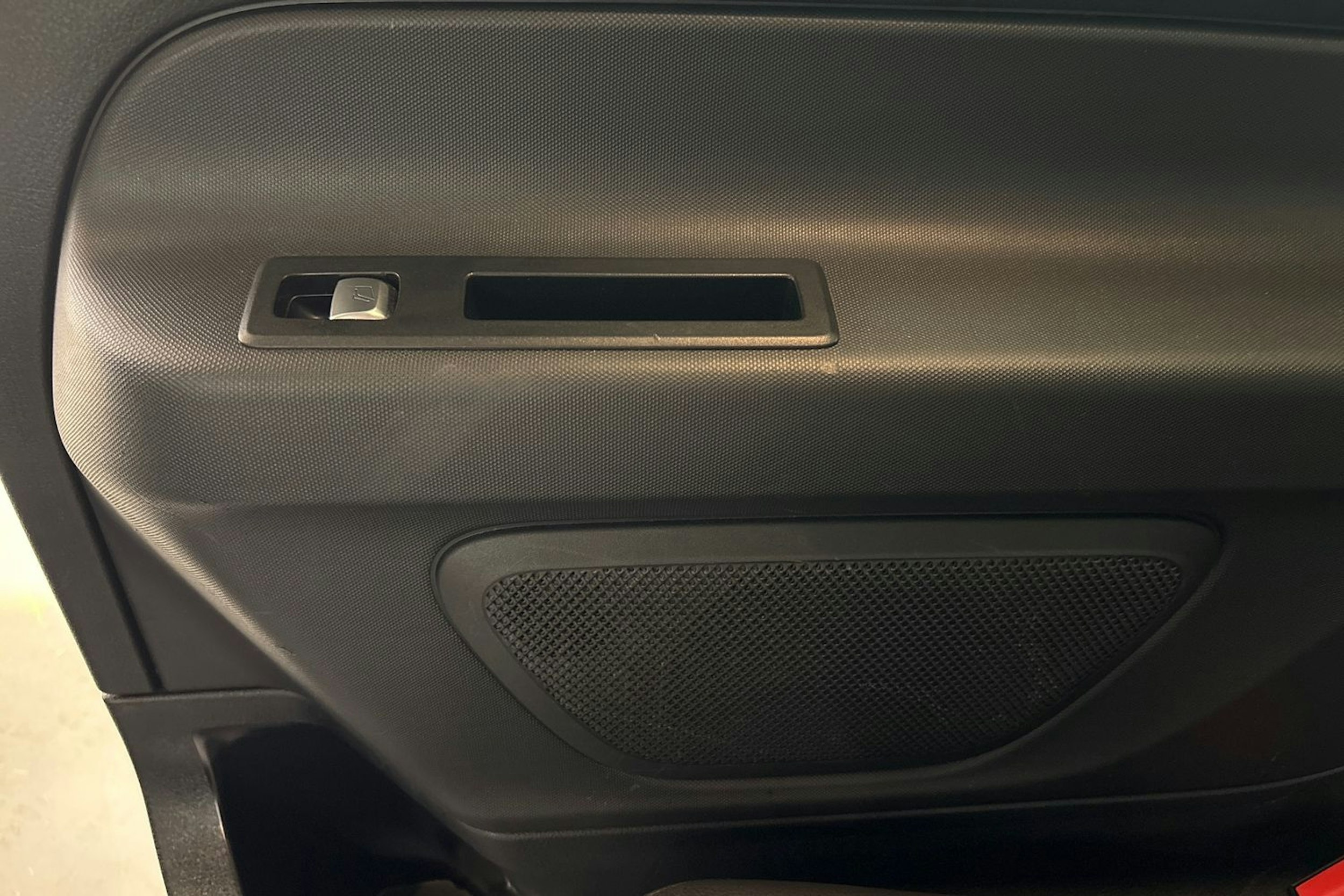 musta Mercedes-Benz Vito 2023 kuva 25.