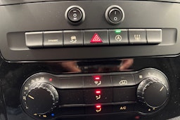 Valkoinen Mercedes-Benz Vito 2023 kuva 19.