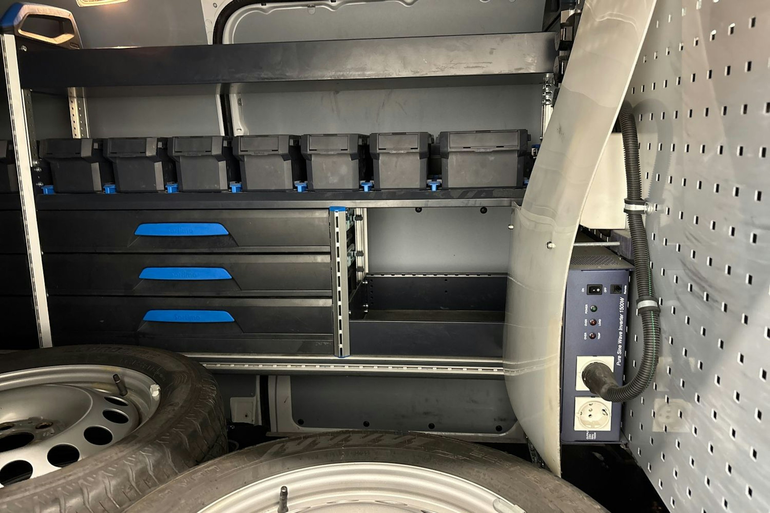 Valkoinen Mercedes-Benz Vito 2023 kuva 22.