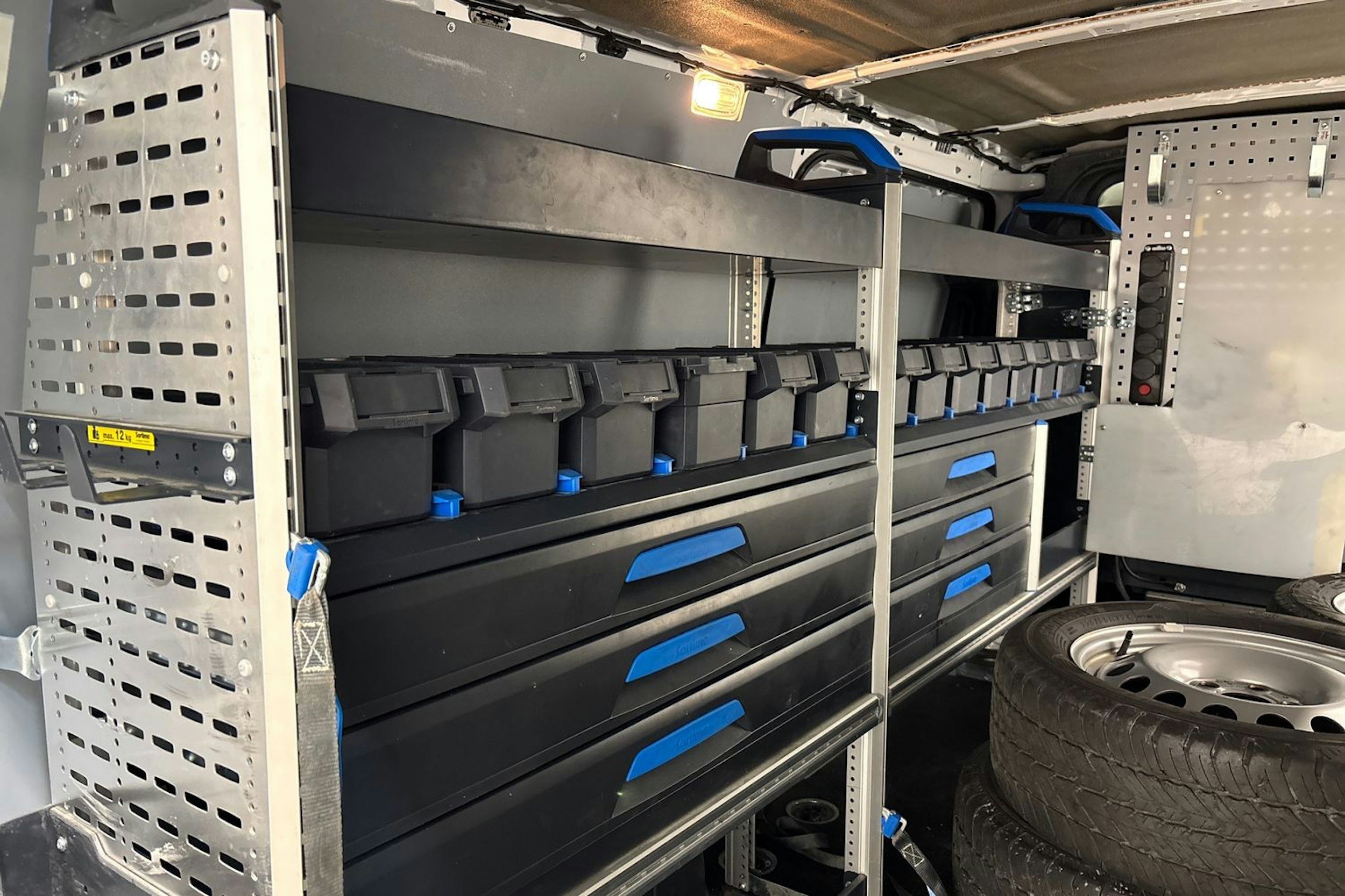 Valkoinen Mercedes-Benz Vito 2023 kuva 25.