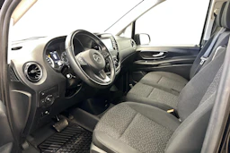 musta Mercedes-Benz Vito 2023 kuva 6.