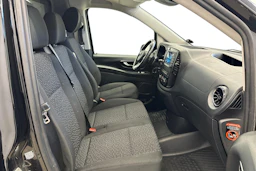 musta Mercedes-Benz Vito 2023 kuva 8.