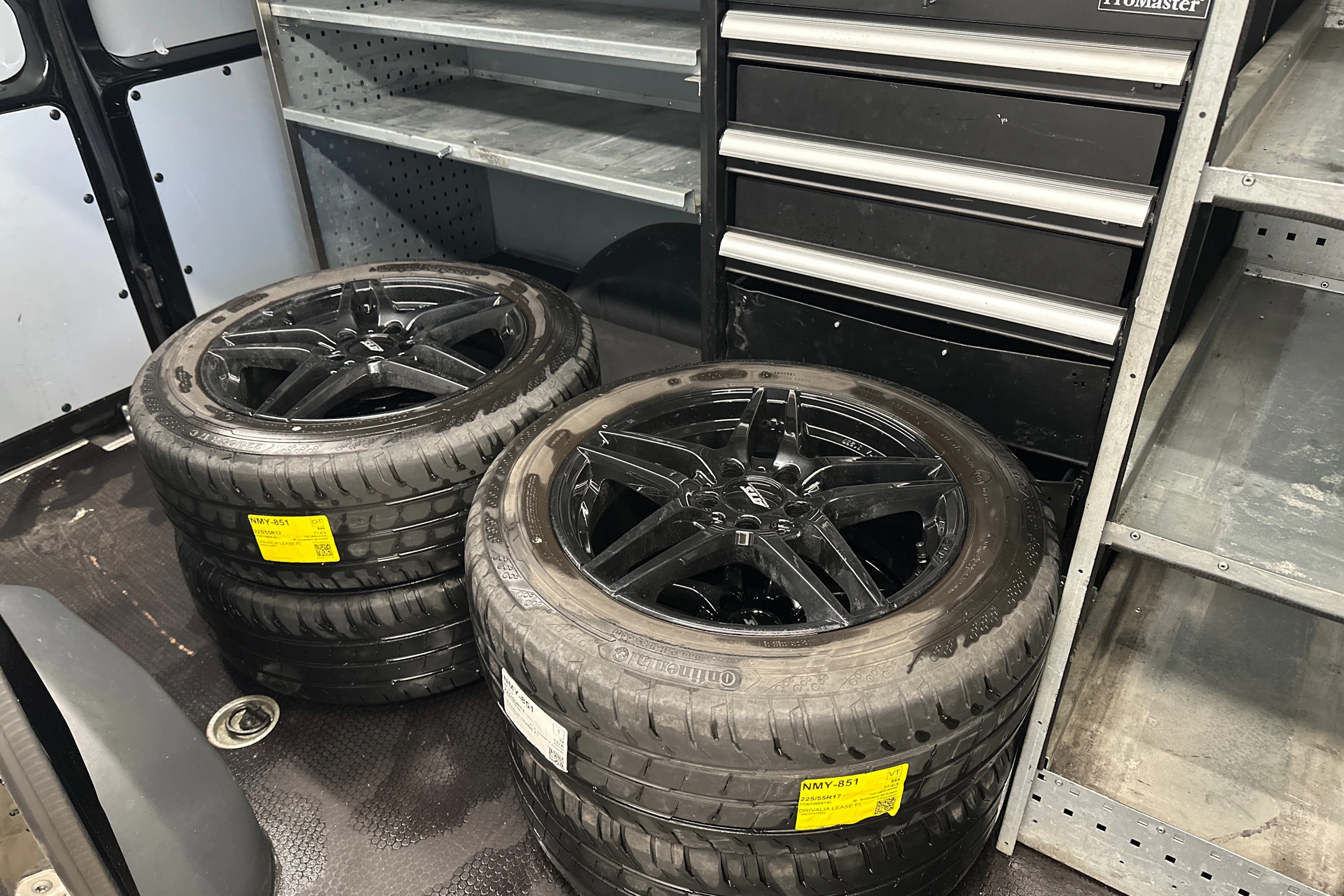 musta Mercedes-Benz Vito 2023 kuva 10.