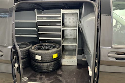 musta Mercedes-Benz Vito 2023 kuva 11.