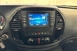 musta Mercedes-Benz Vito 2023 kuva 16.