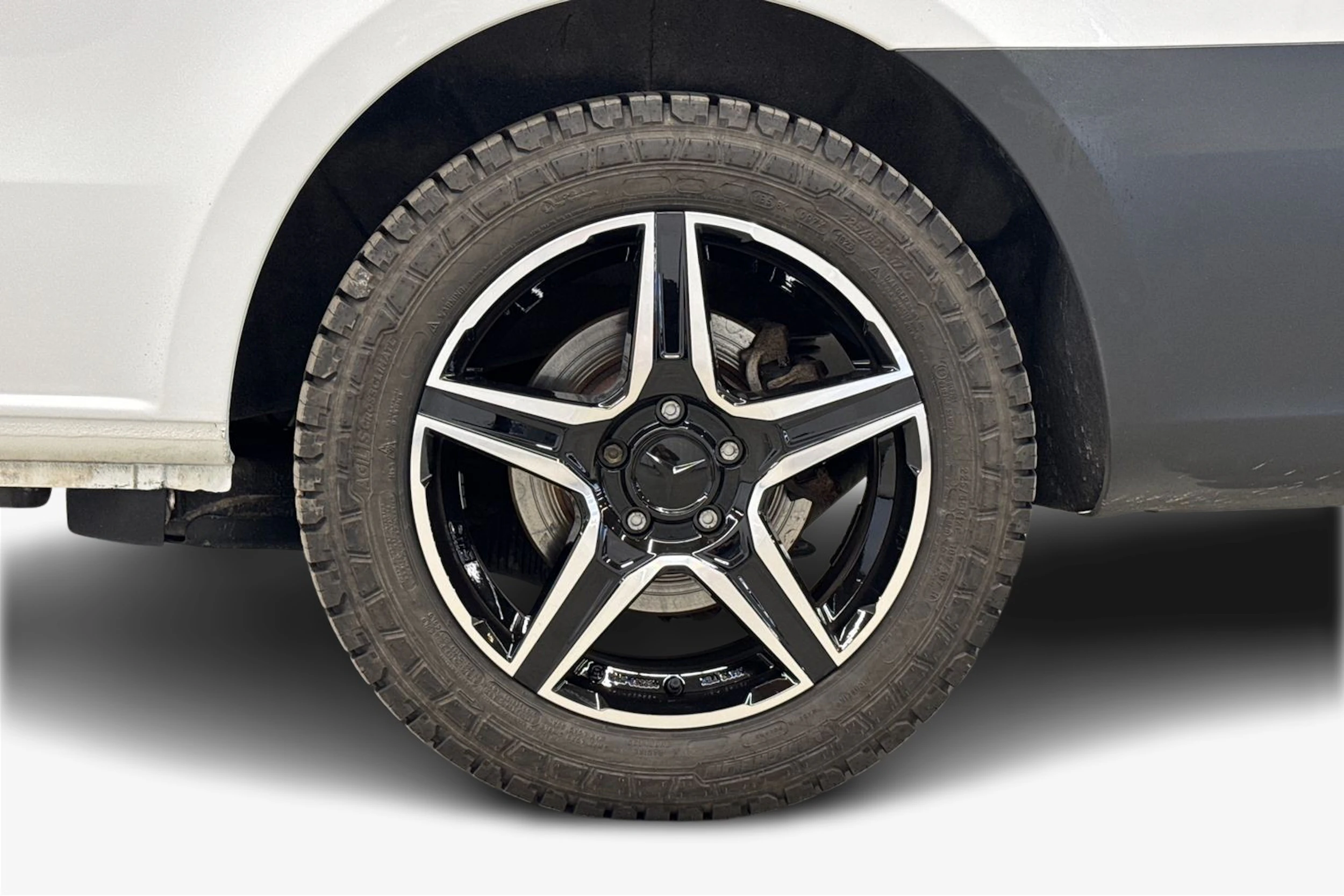 valkoinen Mercedes-Benz Vito 2023 kuva 9.