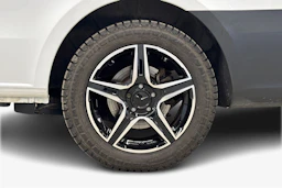 valkoinen Mercedes-Benz Vito 2023 kuva 9.