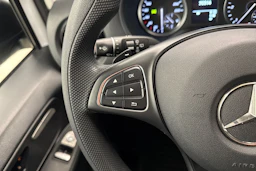 valkoinen Mercedes-Benz Vito 2023 kuva 12.