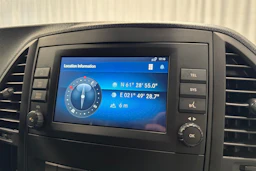 valkoinen Mercedes-Benz Vito 2023 kuva 14.