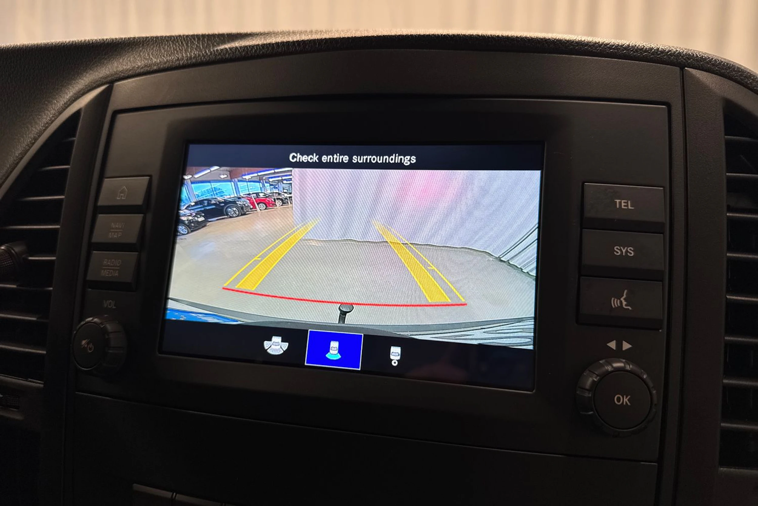 valkoinen Mercedes-Benz Vito 2023 kuva 16.