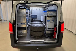 valkoinen Mercedes-Benz Vito 2023 kuva 21.