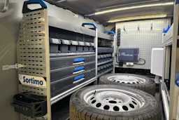 valkoinen Mercedes-Benz Vito 2023 kuva 23.