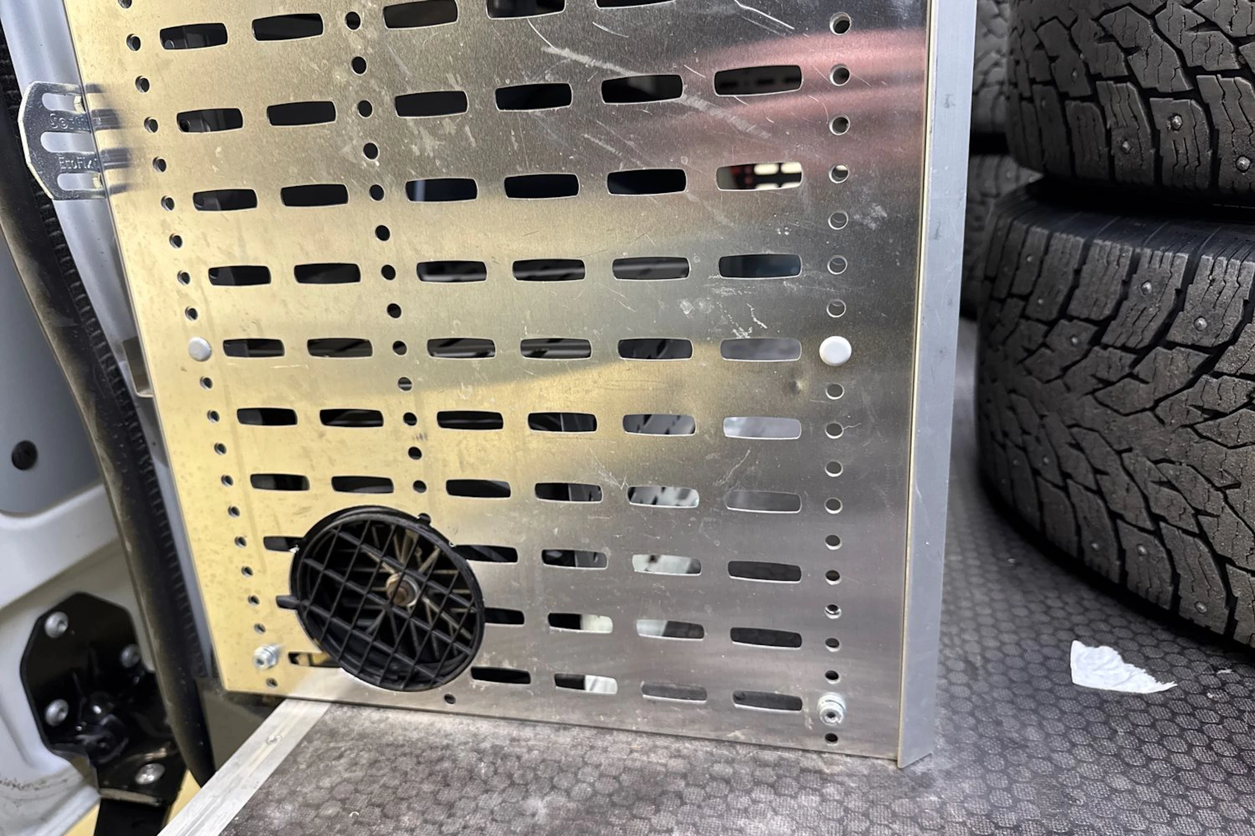 valkoinen Mercedes-Benz Vito 2023 kuva 26.