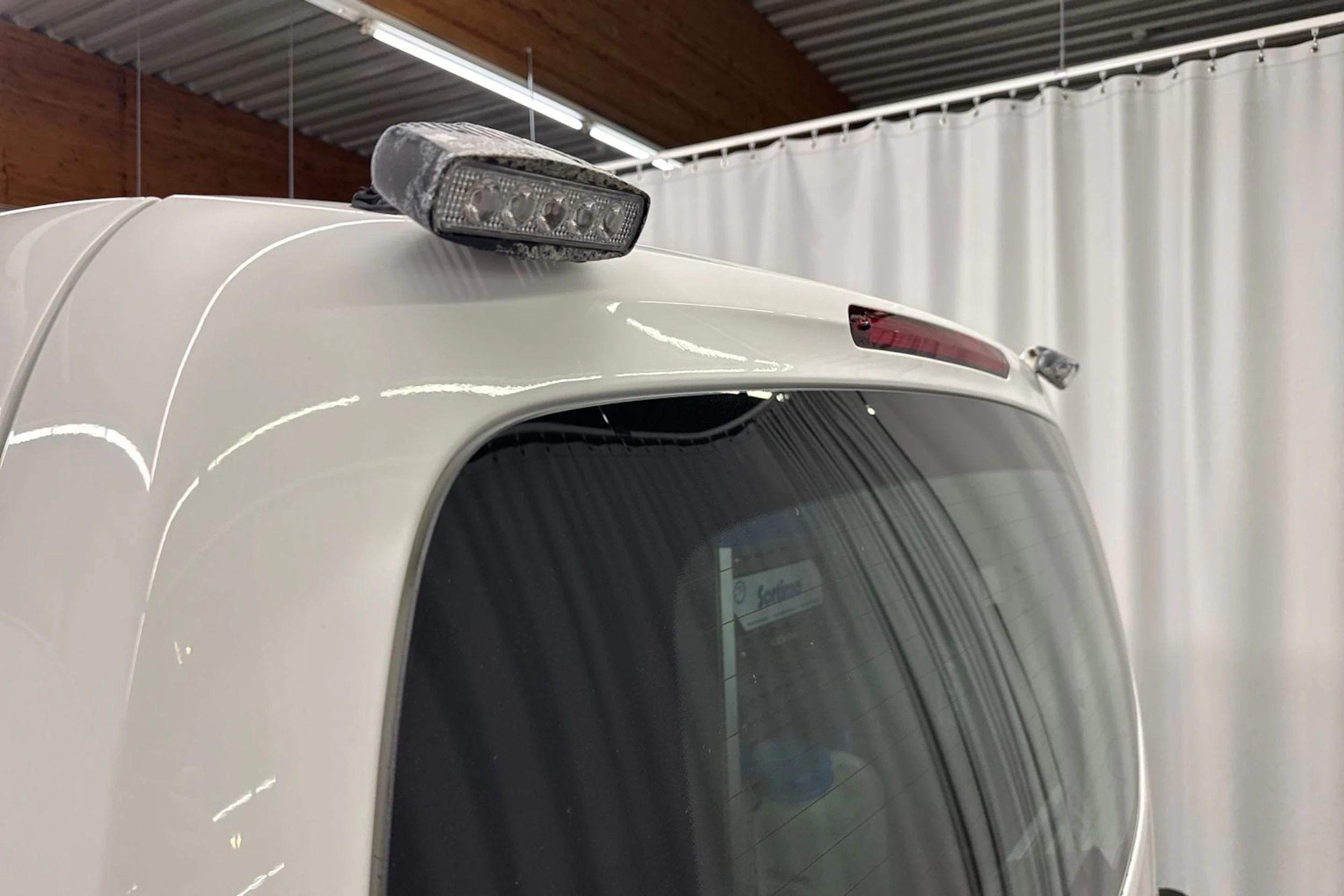 valkoinen Mercedes-Benz Vito 2023 kuva 28.