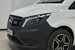 valkoinen Mercedes-Benz Vito 2023 kuva 29.