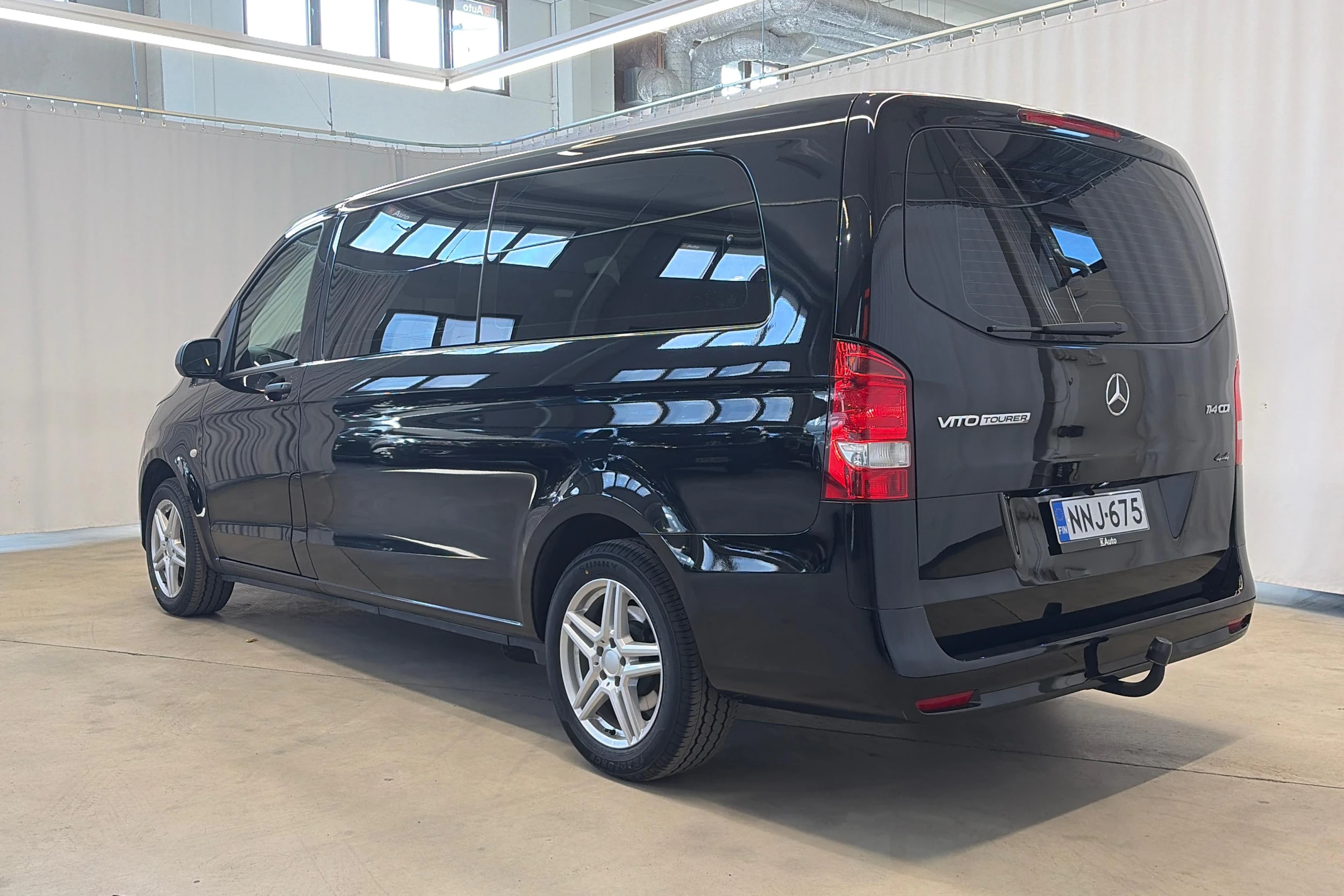 musta Mercedes-Benz Vito 2023 kuva 7.