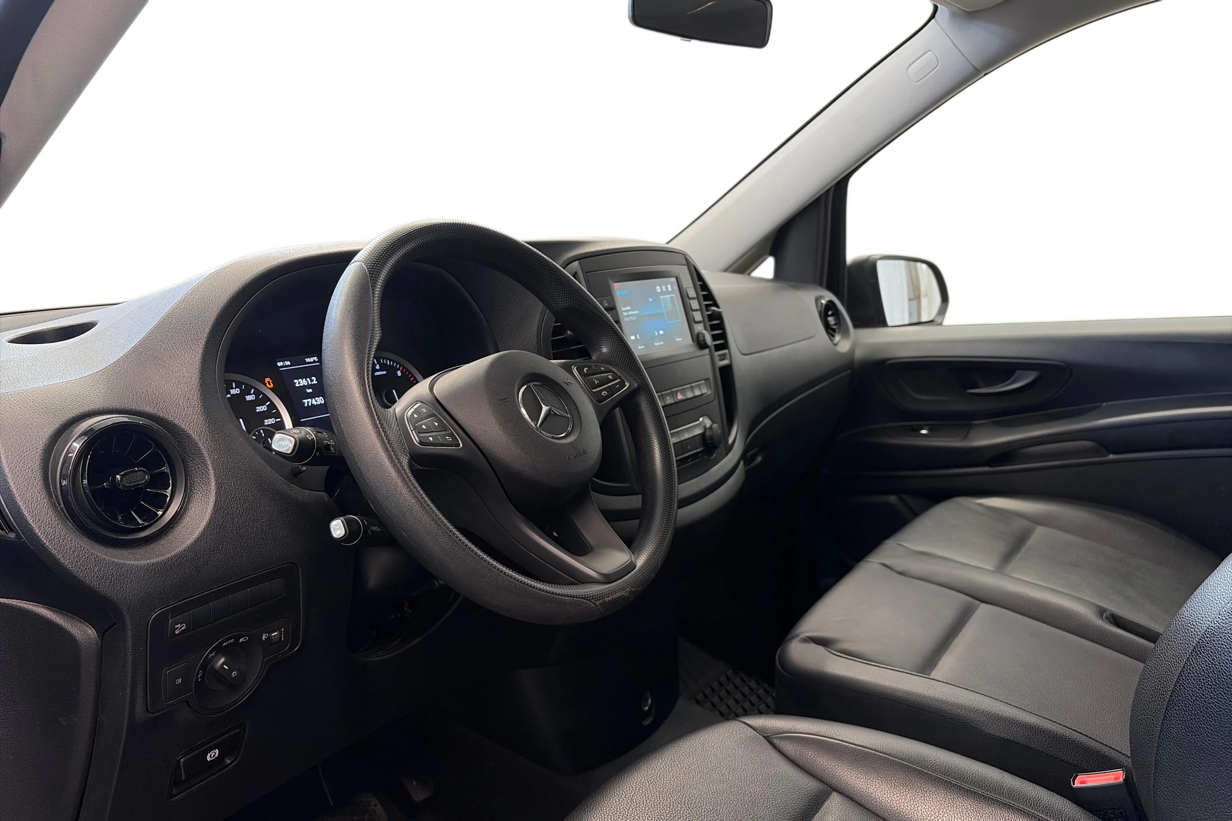 musta Mercedes-Benz Vito 2023 kuva 8.