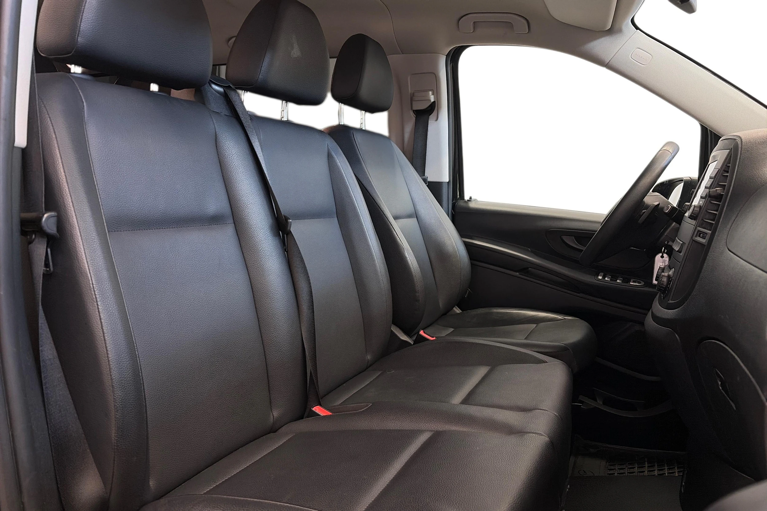 musta Mercedes-Benz Vito 2023 kuva 9.