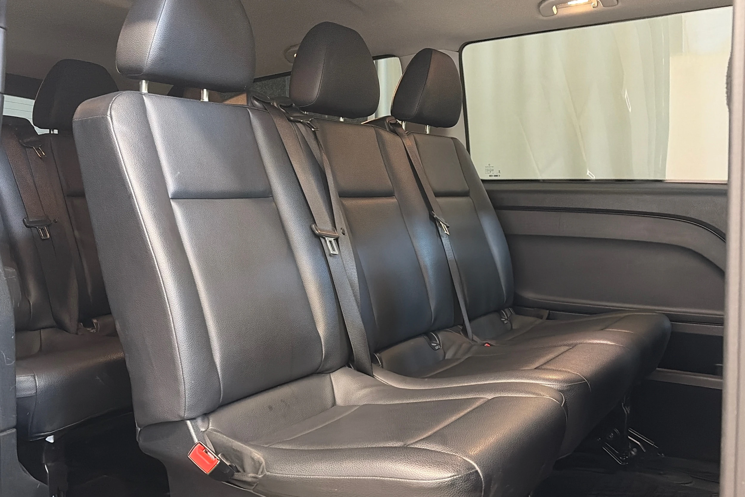 musta Mercedes-Benz Vito 2023 kuva 10.