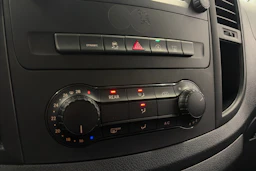 musta Mercedes-Benz Vito 2023 kuva 16.