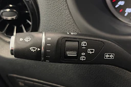 musta Mercedes-Benz Vito 2023 kuva 18.